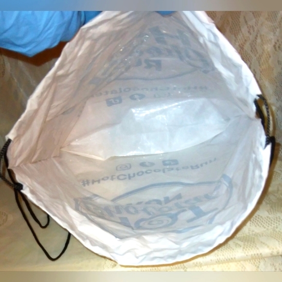 FREE with PURCHASE. HOT CHOCOLATE RUN BAG NWOT - Picture 10 of 10